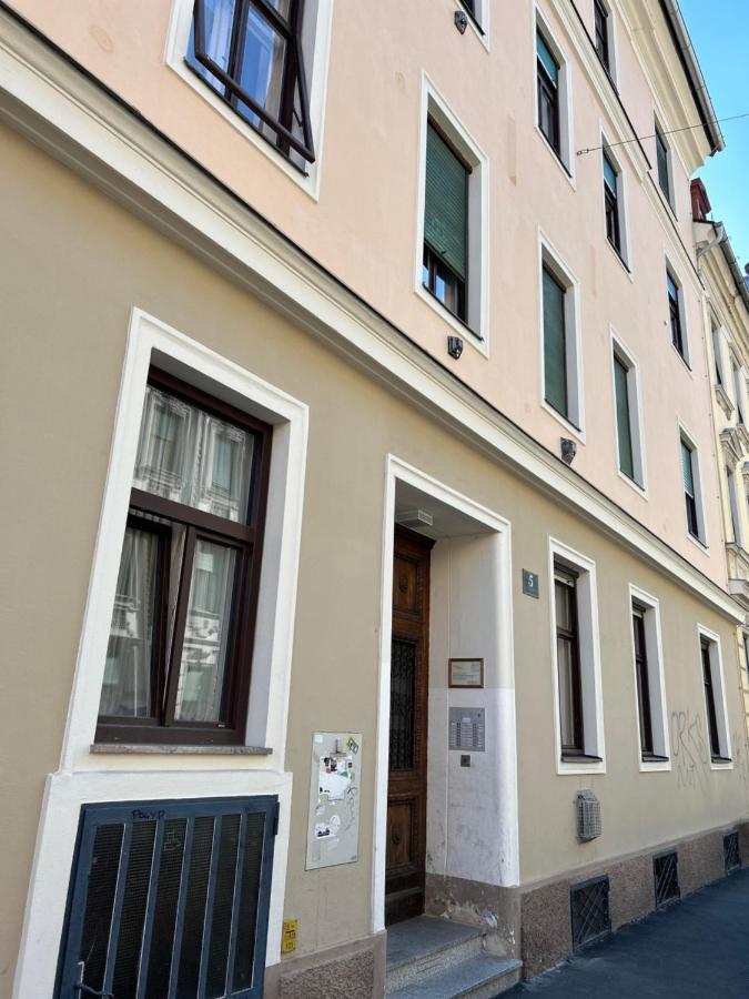 Urban Apartement, Internet, Veranda, Zentrum Graz Esterno foto